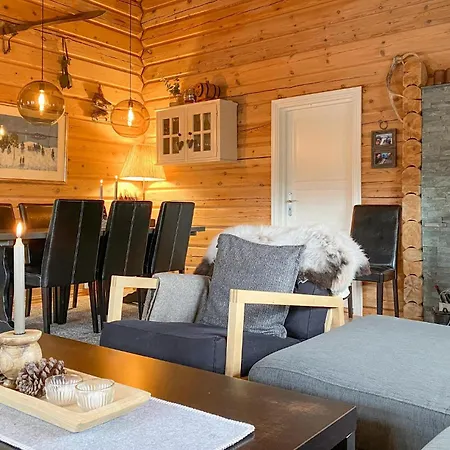 Feriehus 3 Bedroom Beautiful In Straumgjerde